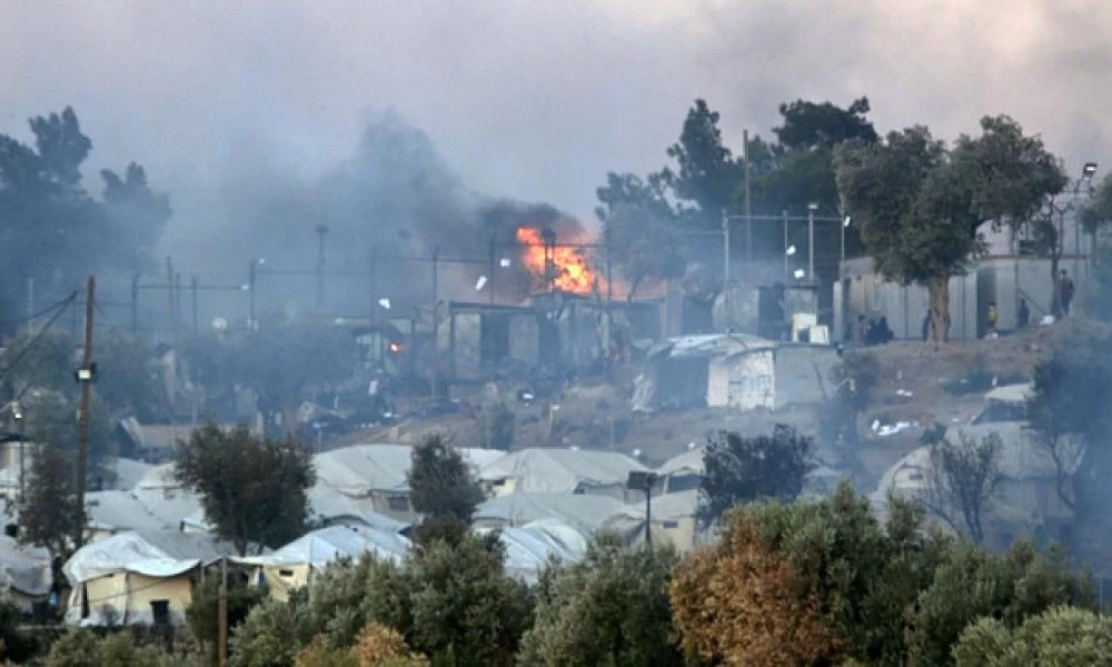 Αναζωπύρωση στη Μόρια - Νέες εστίες με "ύποπτο" ξεκίνημα